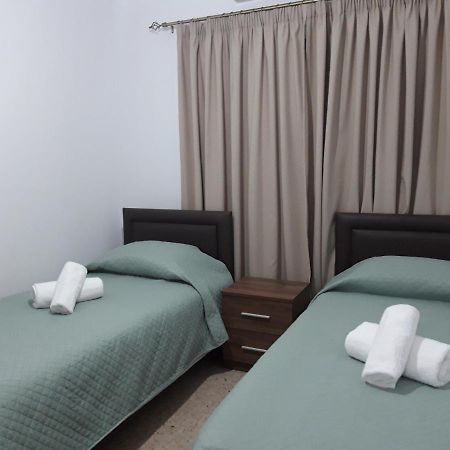 Costas Two-Bedroom Ground Floor Apartment Paphos Exterior photo