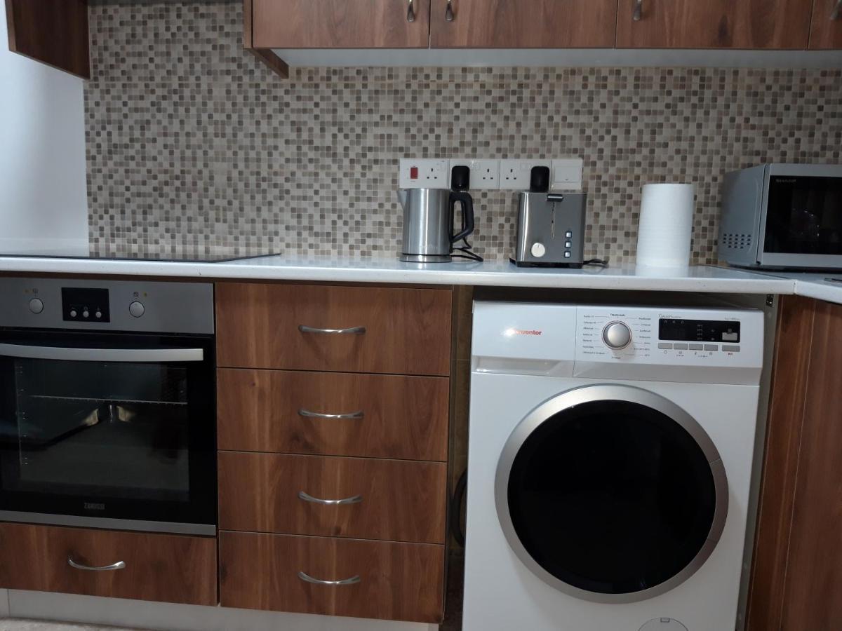 Costas Two-Bedroom Ground Floor Apartment Paphos Exterior photo